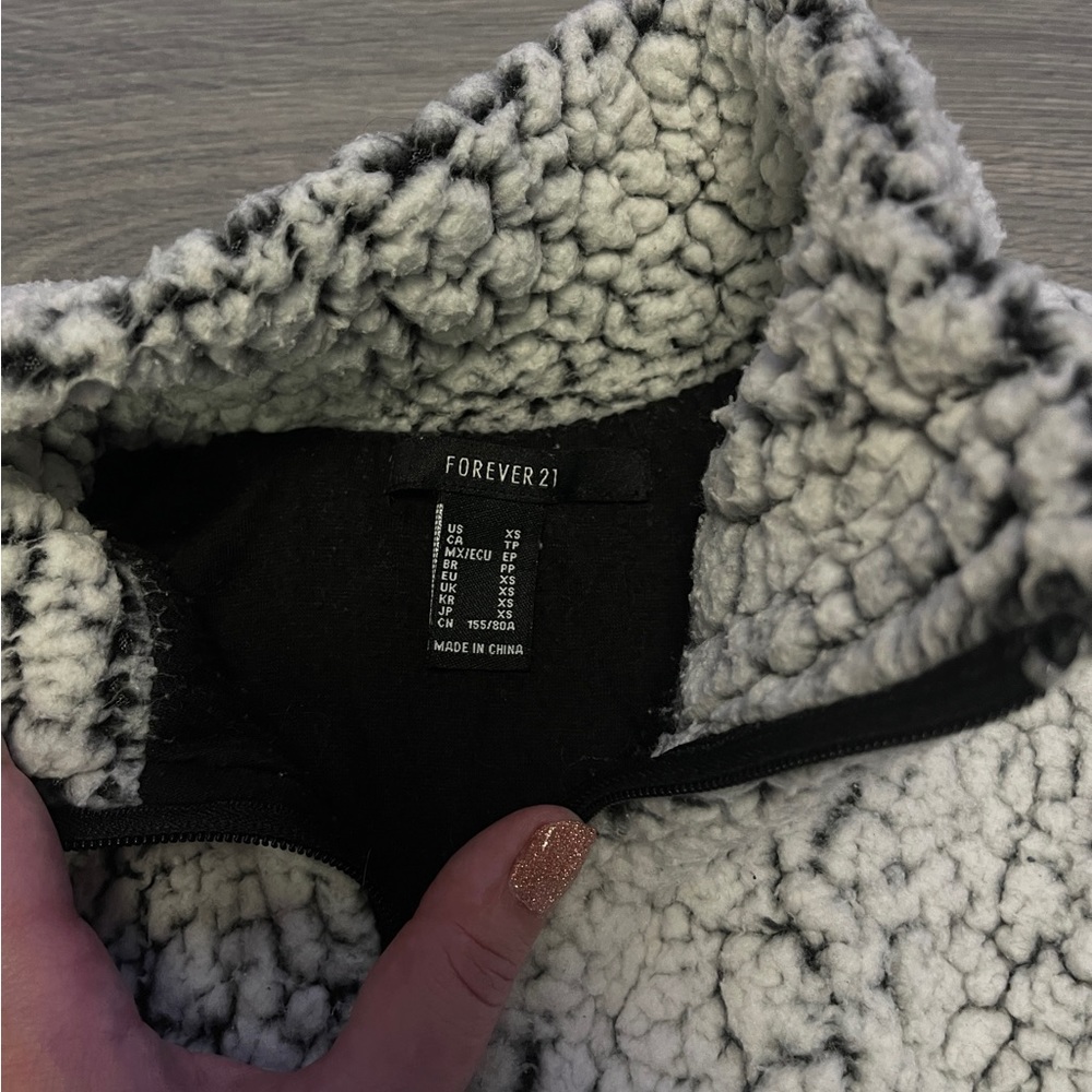 Forever 21 Sherpa Full-Zip - Picture 2 of 4